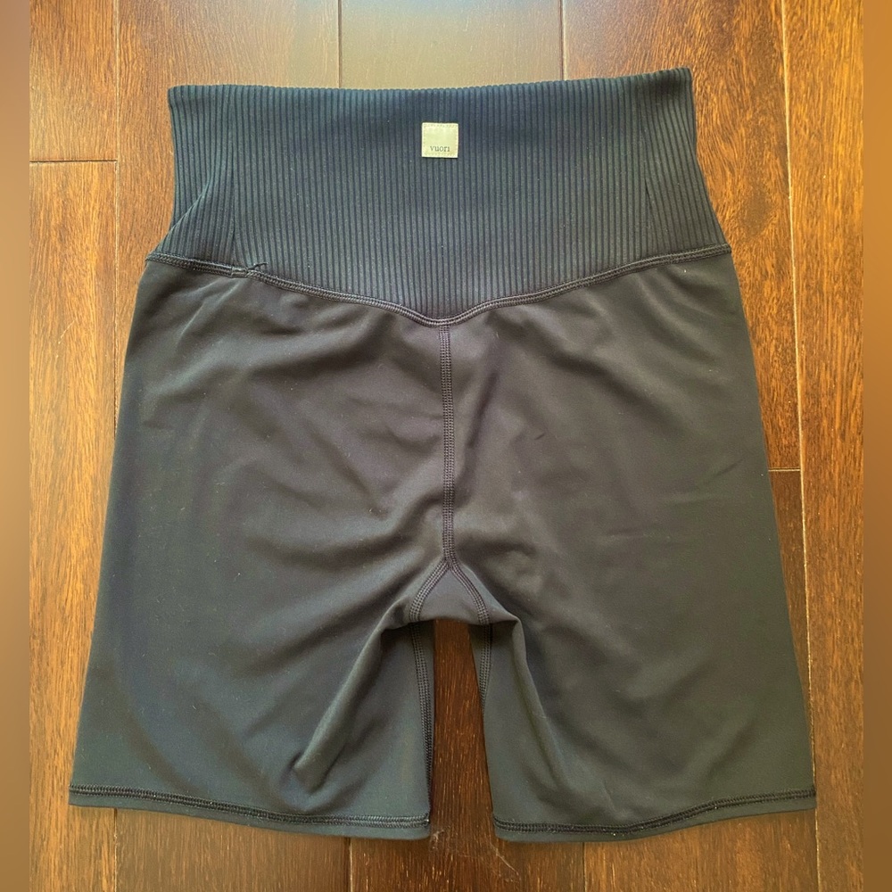 Vuori Black Rib Studio Short Sz S